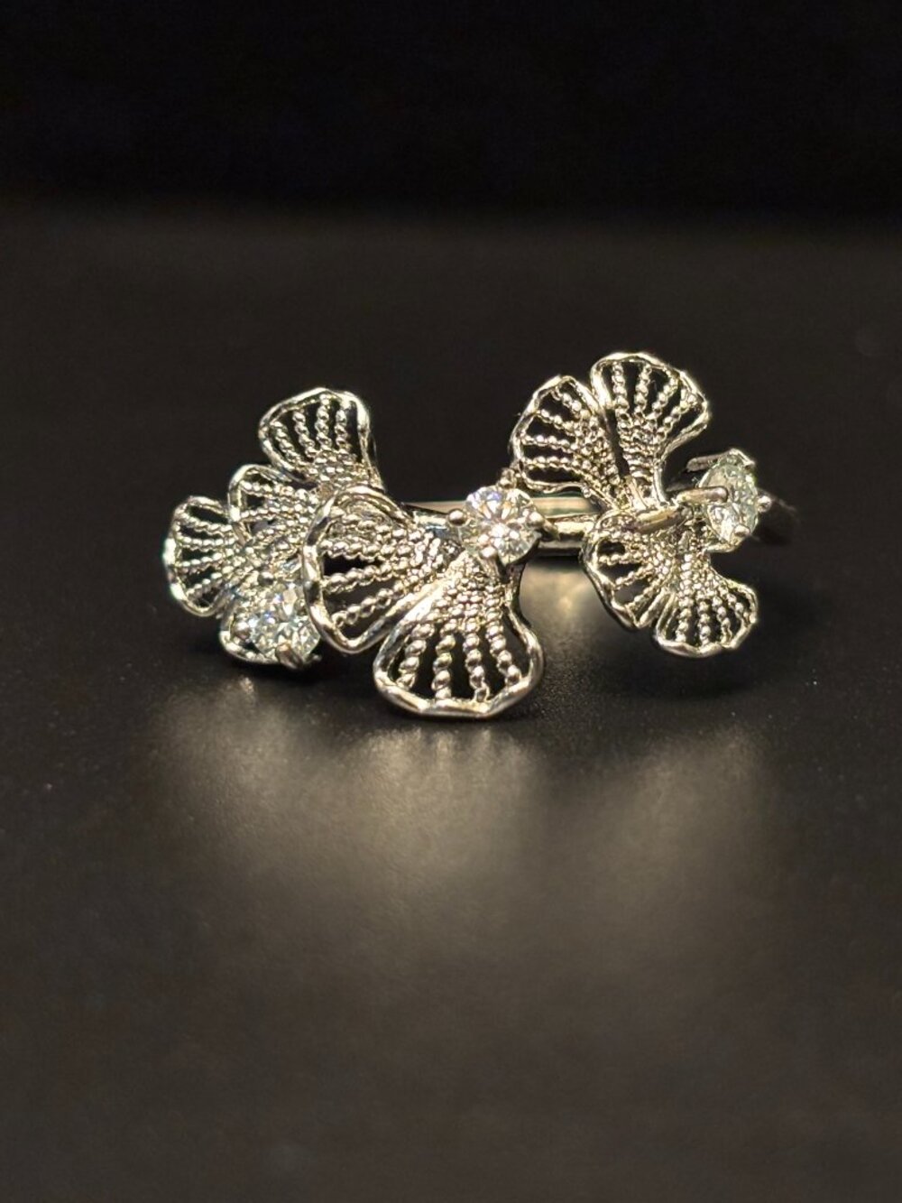 Gingko Leaf w/ CZ Diamonds Ring